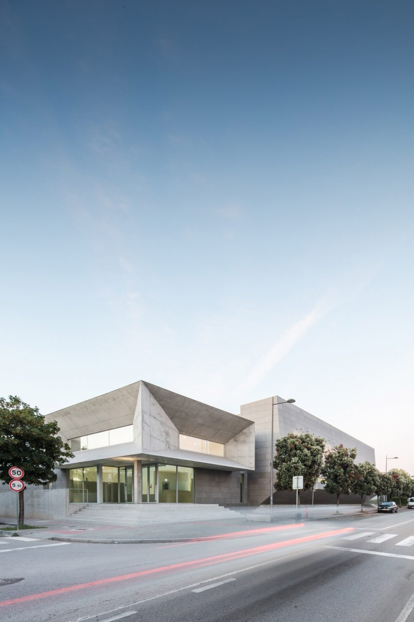 Angular forms create "dynamic" aesthetic at Portuguese sports facility by Valdemar Coutinho Arquitectos