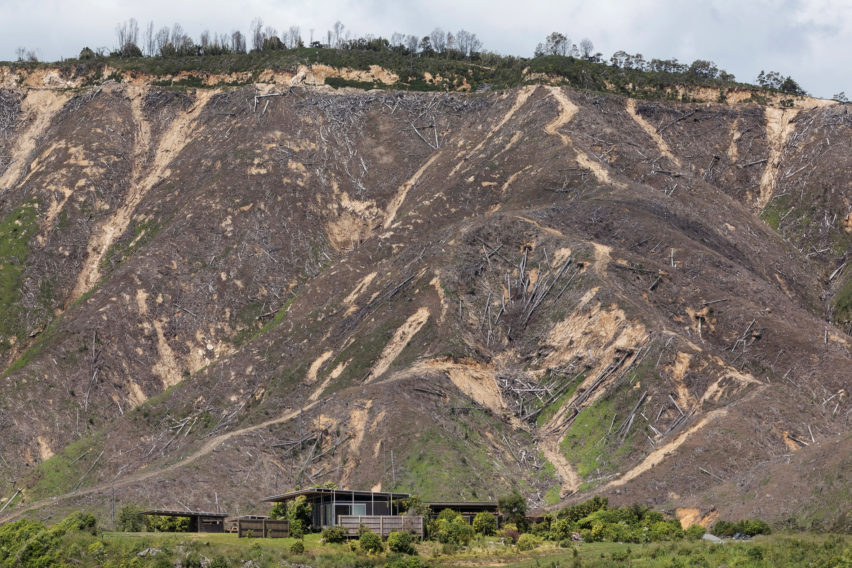 New Zealand Architecture Awards 2018: Bach with Two Roofs by Irving Smith Architects