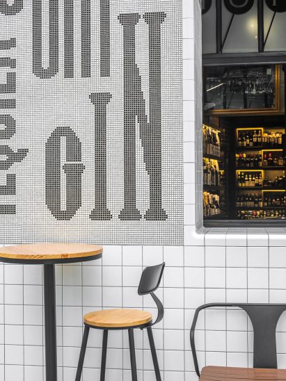 Architectural studio Designreserve have created a liquor store-cum-bar in Sanlitum, Beijing