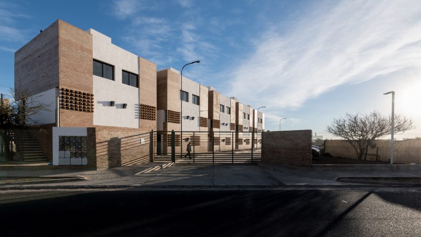 Housing for Argentinian teachers by Nomada and Eypaa