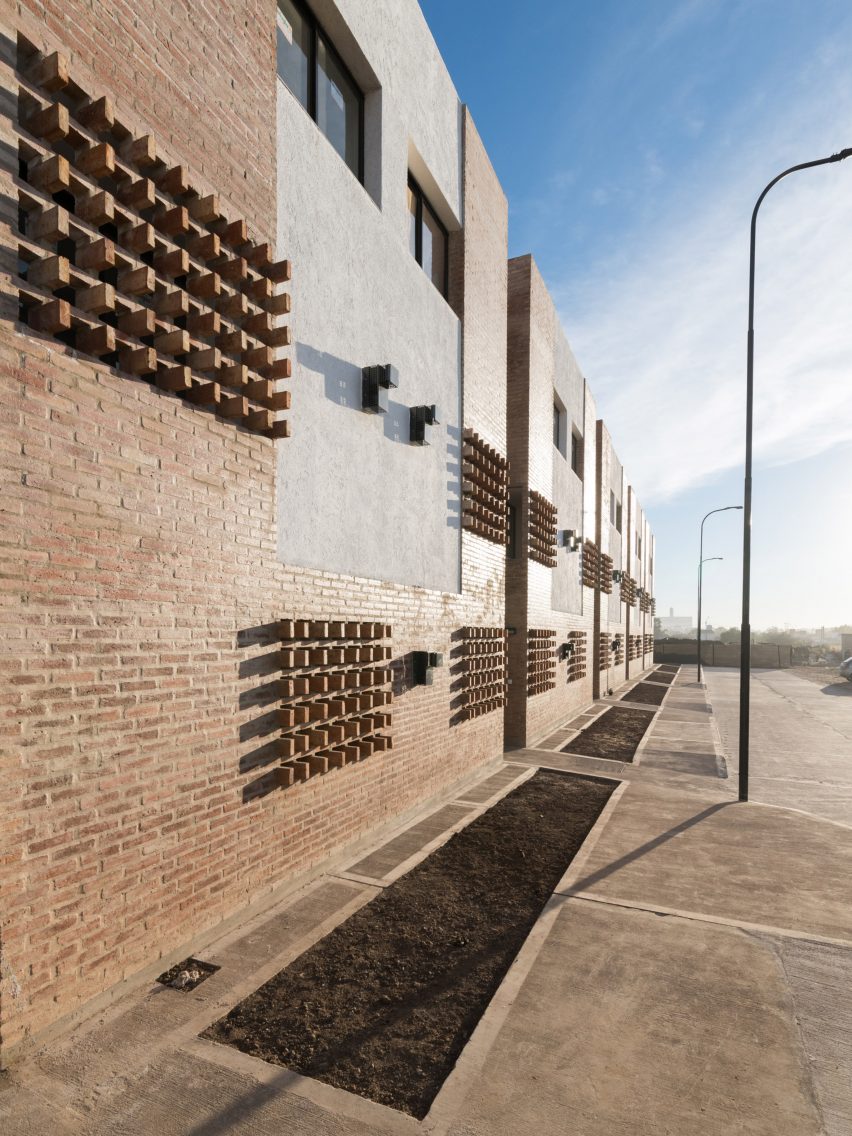 Housing for Argentinian teachers by Nomada and Eypaa