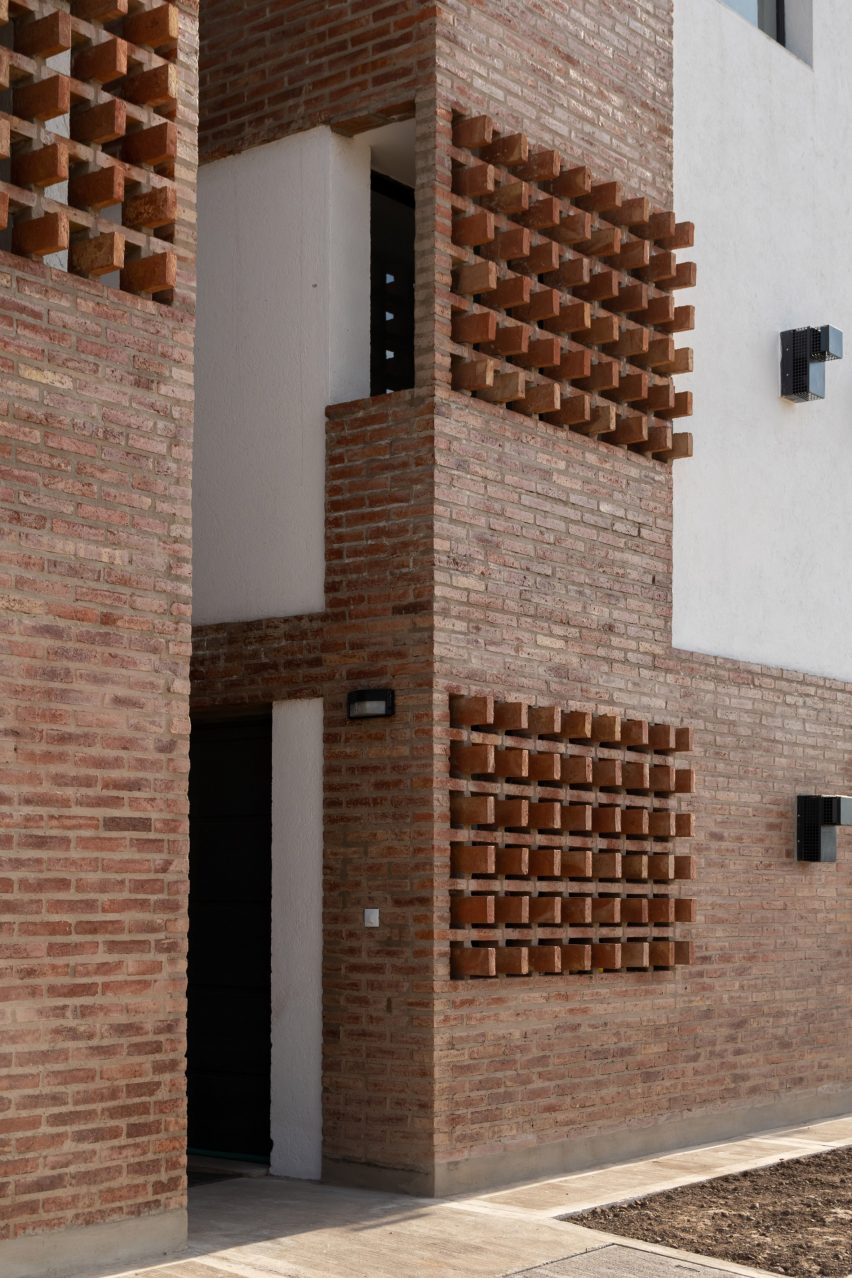 Housing for Argentinian teachers by Nomada and Eypaa