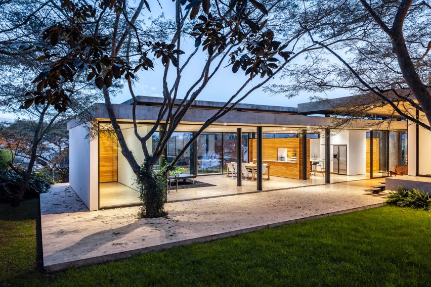 Tacuri House by Gabriel Rivera
