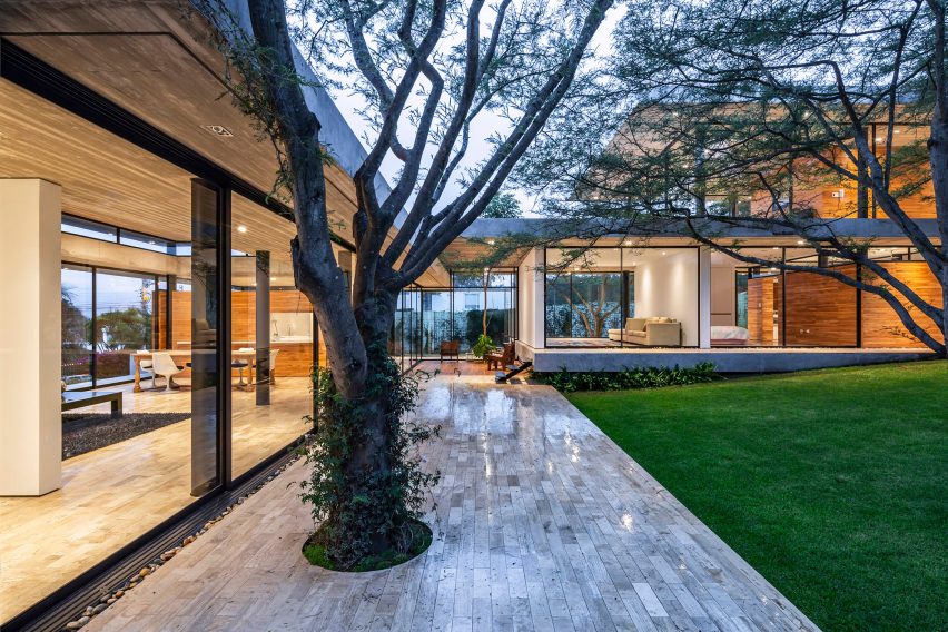 Tacuri House by Gabriel Rivera