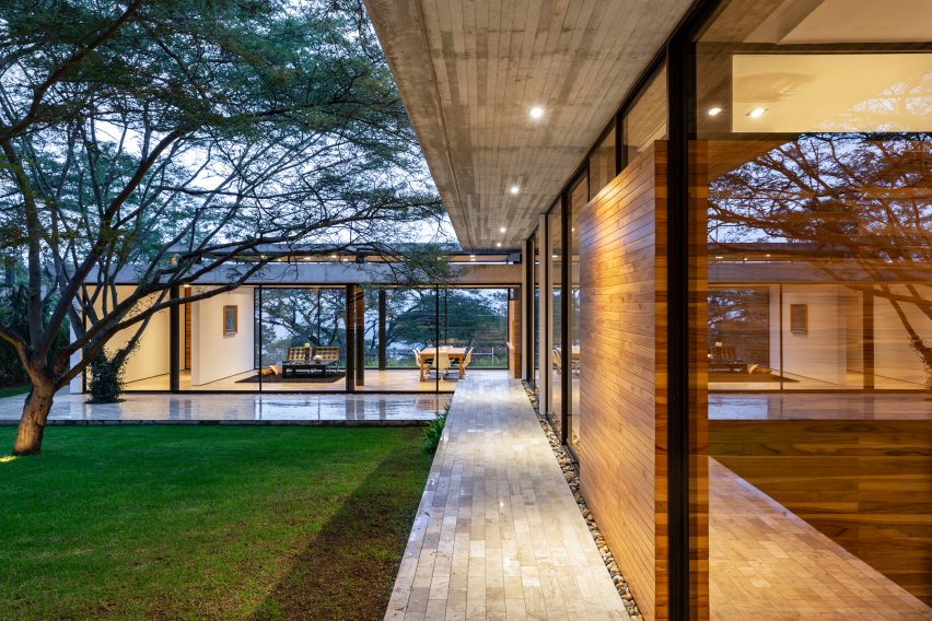 Tacuri House by Gabriel Rivera