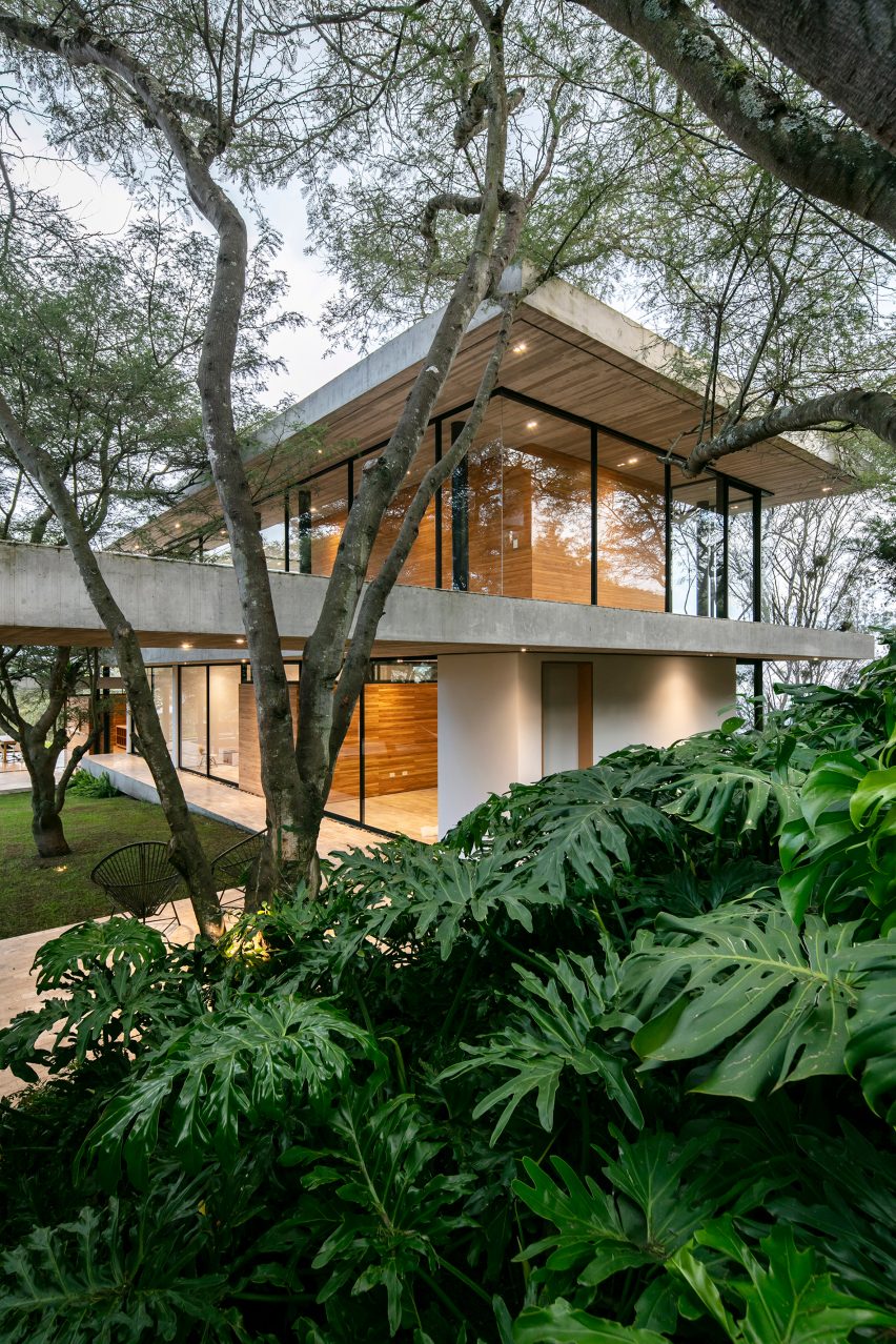 Tacuri House by Gabriel Rivera