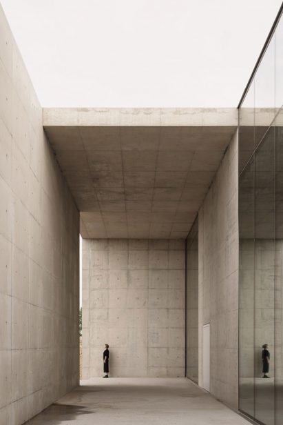 Crematorium Siesegem by KAAN Architecten
