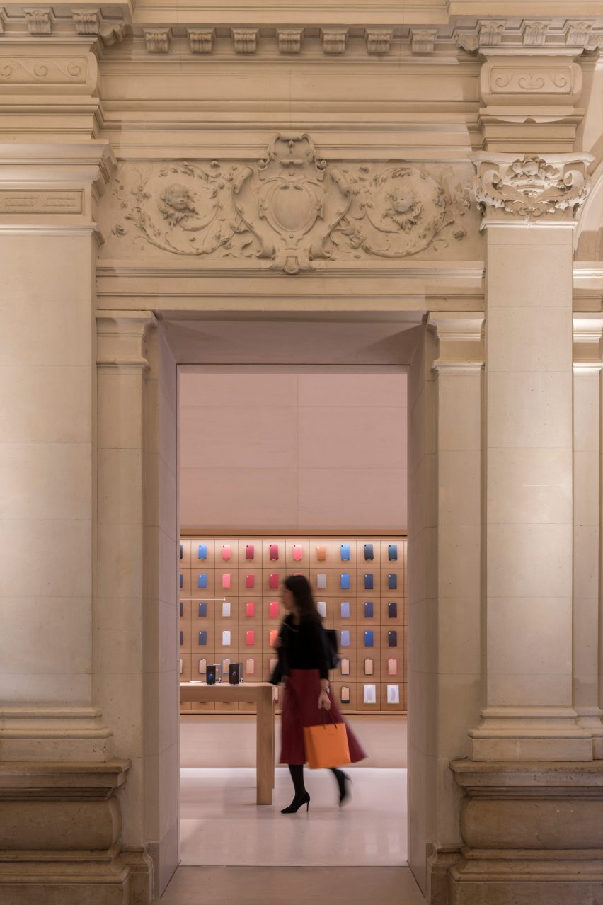 Foster + Partners' unveils Apple Store on Champs-Élysées in Paris