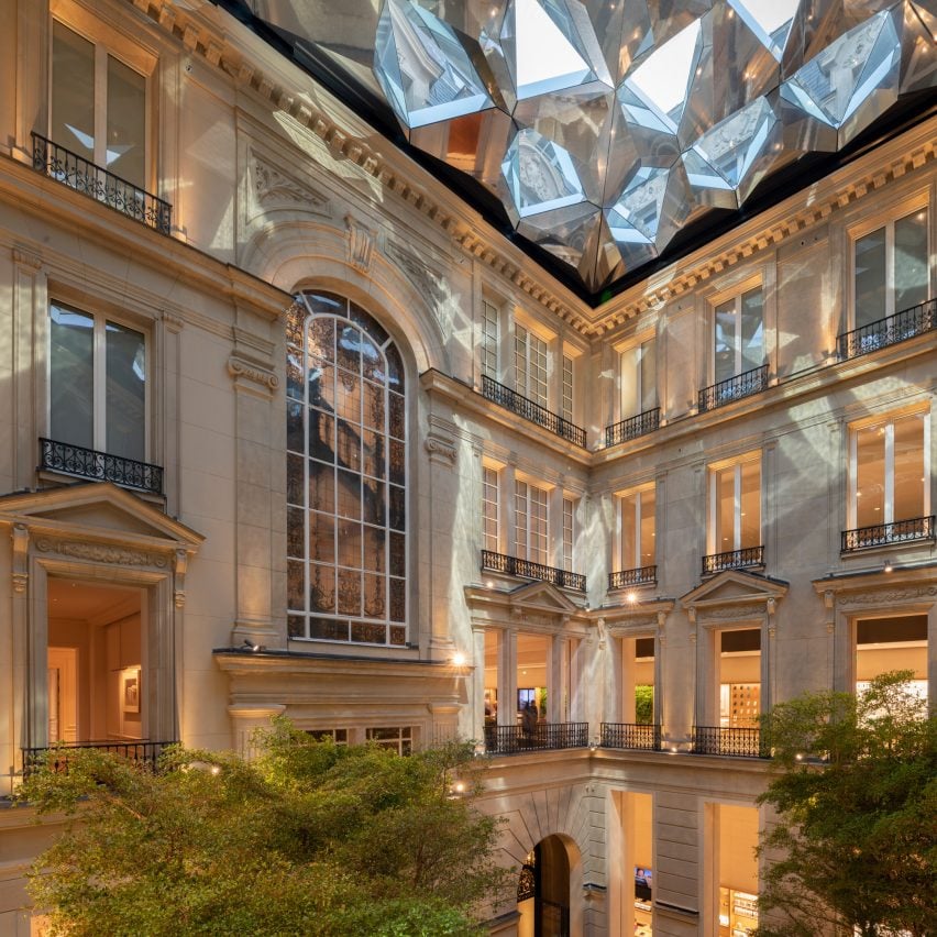 Foster + Partners' unveils Apple Store on Champs-Élysées in Paris