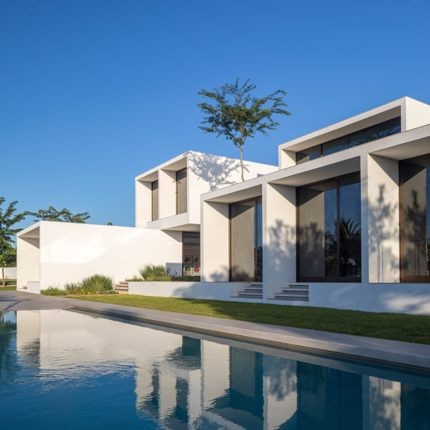 House of Courtyards by Bloco Arquitetos