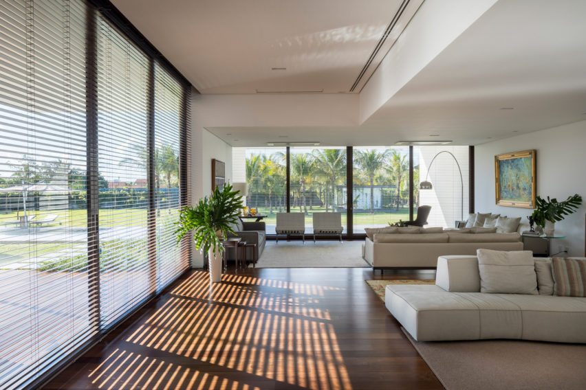 House of Courtyards by Bloco Arquitetos
