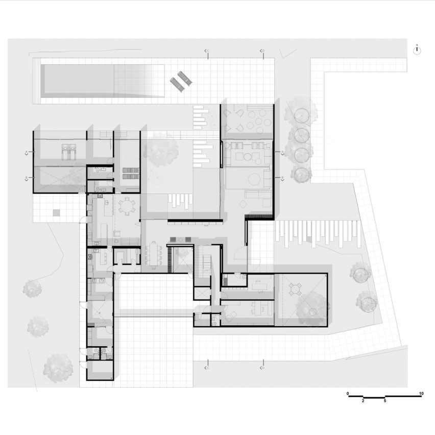 House of Courtyards by Bloco Arquitetos