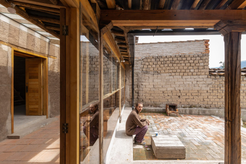 House of the Flying Beds by Al Borde