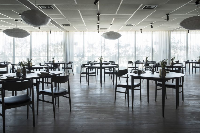Inua restaurant by OEO Studio