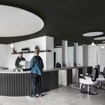 Juice salon and cafe by StudioAC