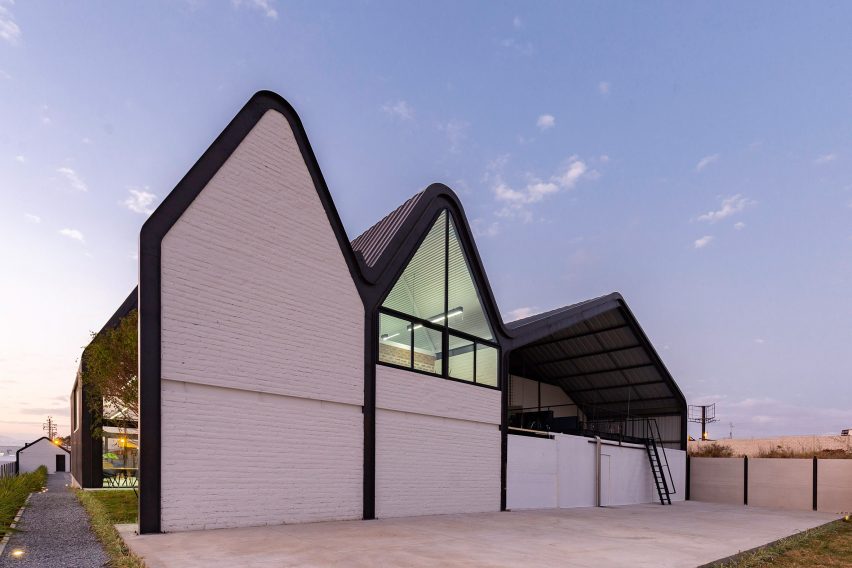 Little Roofs by Estudio Felipe Escudero
