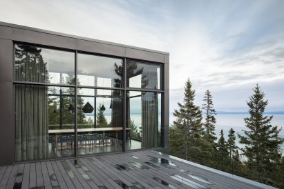 Long Horizontals by Thellend Fortin Architectes