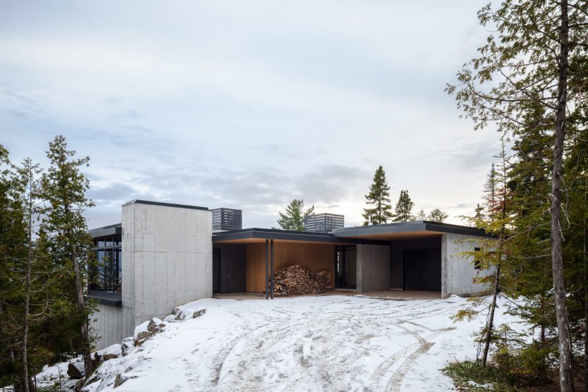 Long Horizontals by Thellend Fortin Architectes
