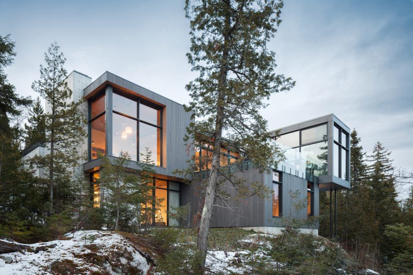 Long Horizontals by Thellend Fortin Architectes