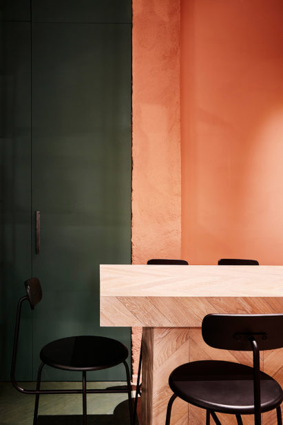 Orvay bar by Isern Serra