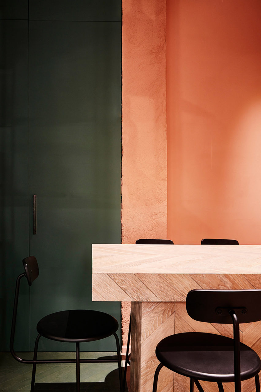 Orvay bar by Isern Serra