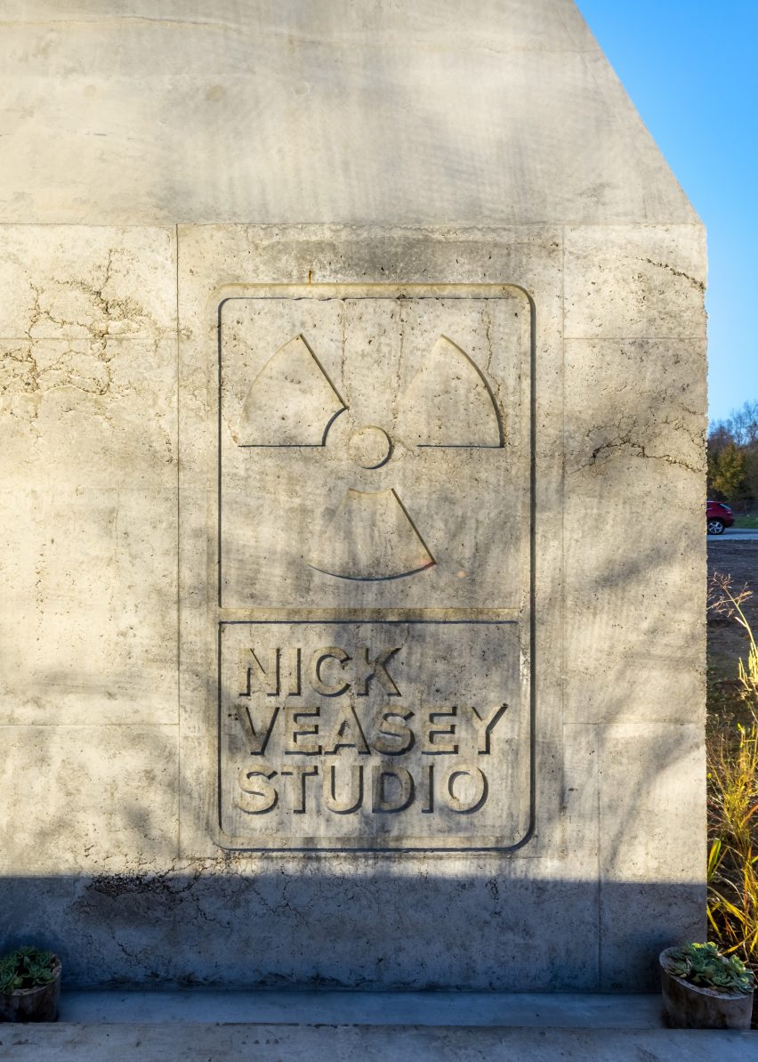 Process Gallery for British photographer Nick Veasey by Guy Holloway