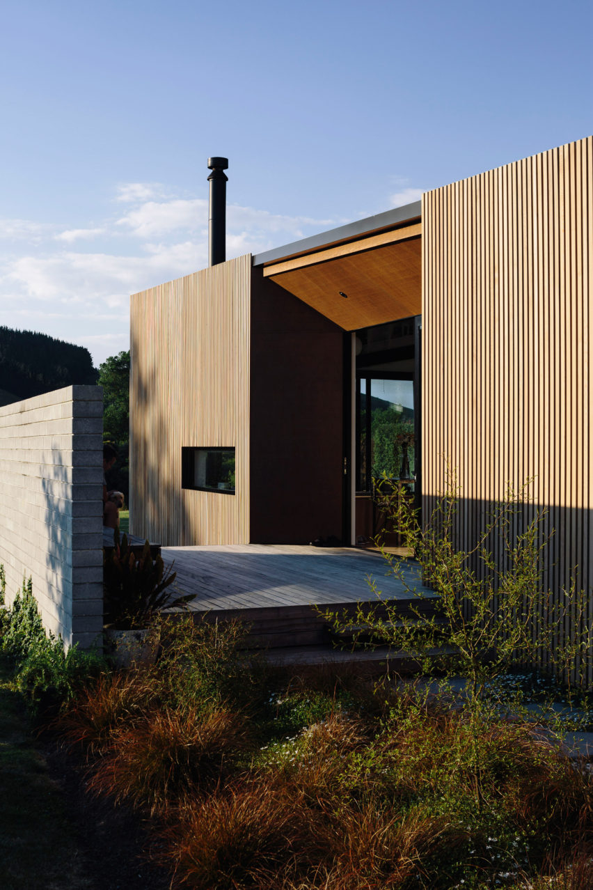 River Retreat by Edwards White Architects