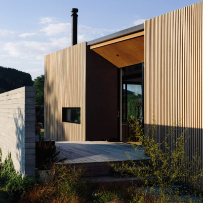 River Retreat by Edwards White Architects