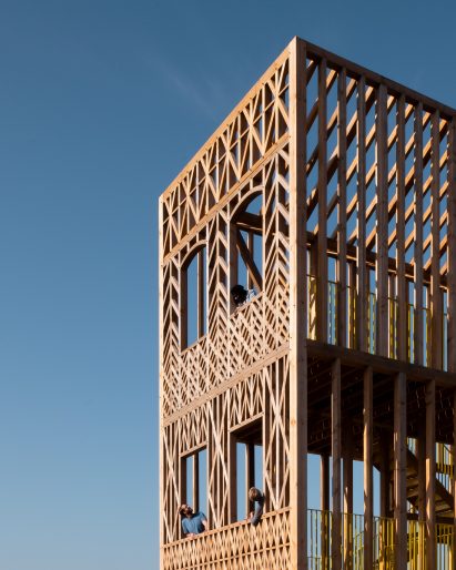 Terraced house pavilion by Studio Weave