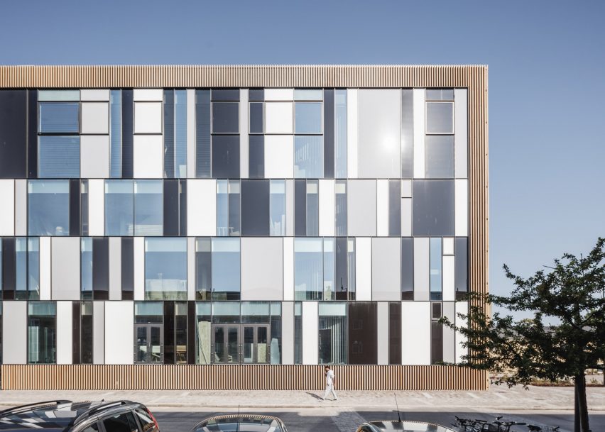 COBE's wedge-shaped library references its modernist surroundings