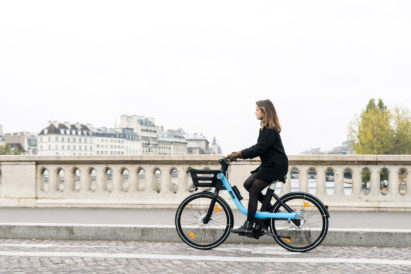Zoov and Eliumstudio launch electric share bikes that lock together