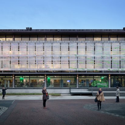 Algae curtain by ecoLogicStudio