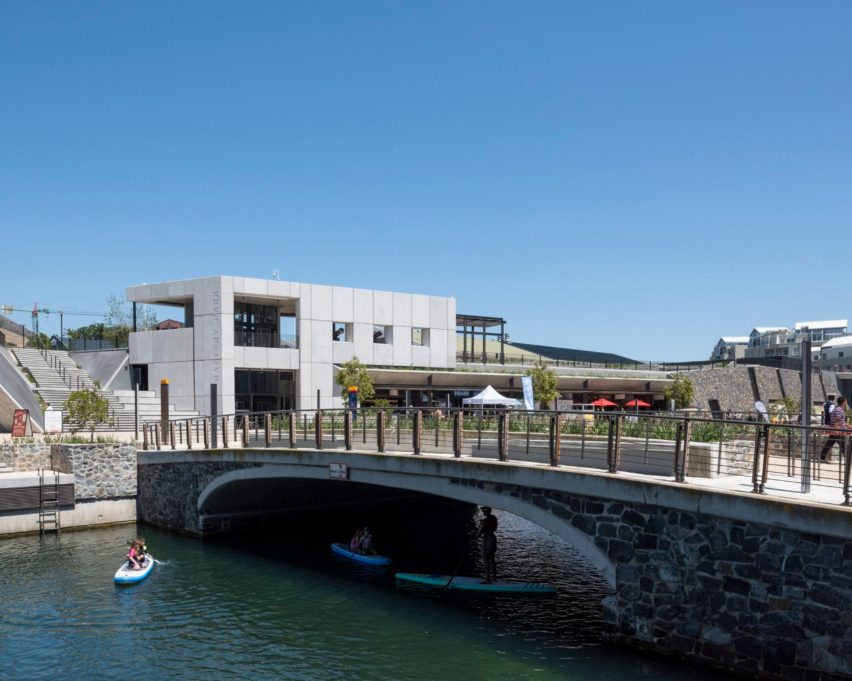 Battery Park, Cape Town, by DHK