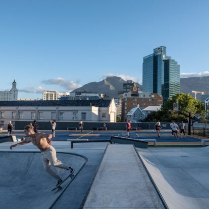 Battery Park, Cape Town, by DHK
