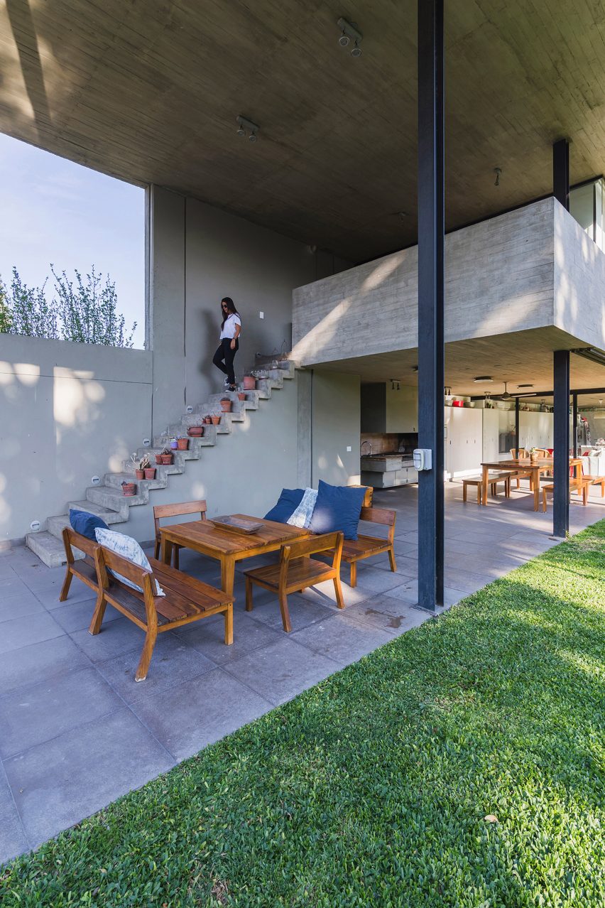 House CA by Pablo Gagliardo
