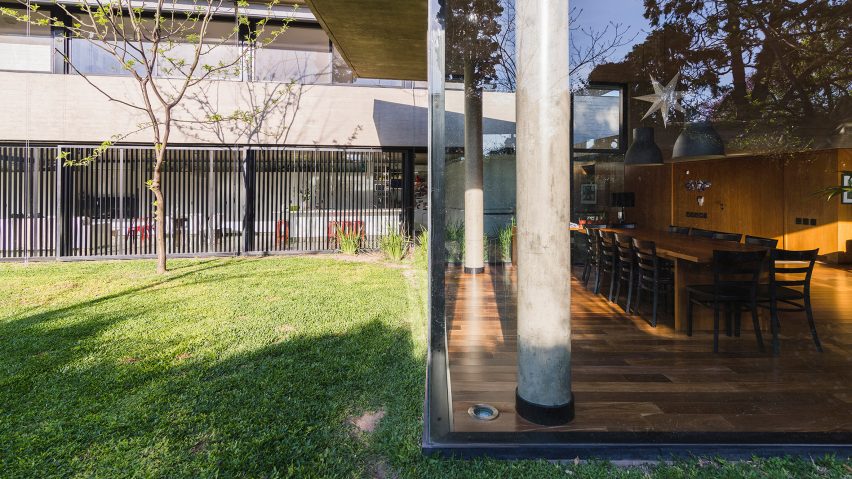 House CA by Pablo Gagliardo