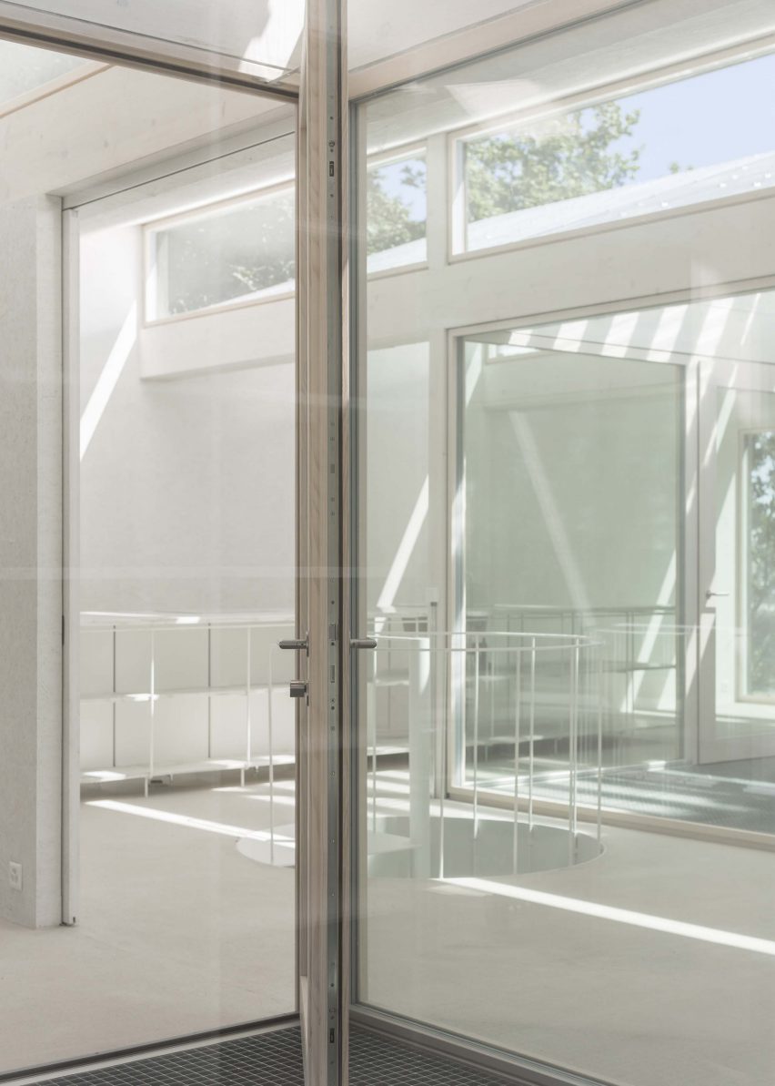 Casa CCFF by Leopold Banchini Architects in Lancy, Switzerland