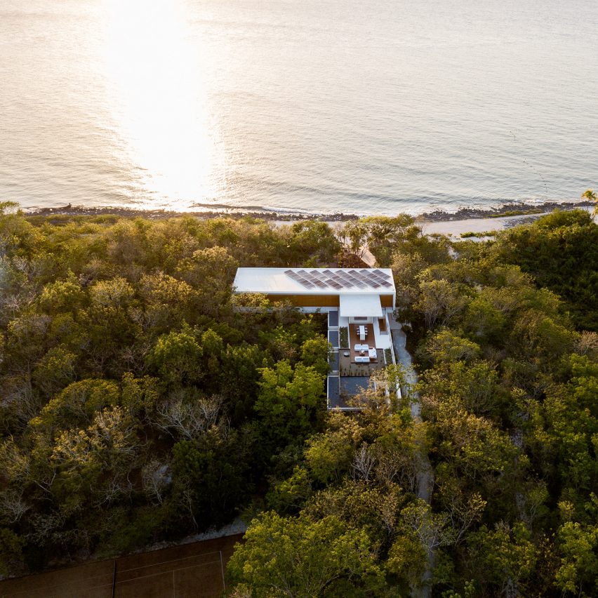 Casa Cozumel by Sordo Madaleno Arquitectos