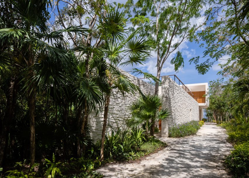 Casa Cozumel by Sordo Madaleno Arquitectos