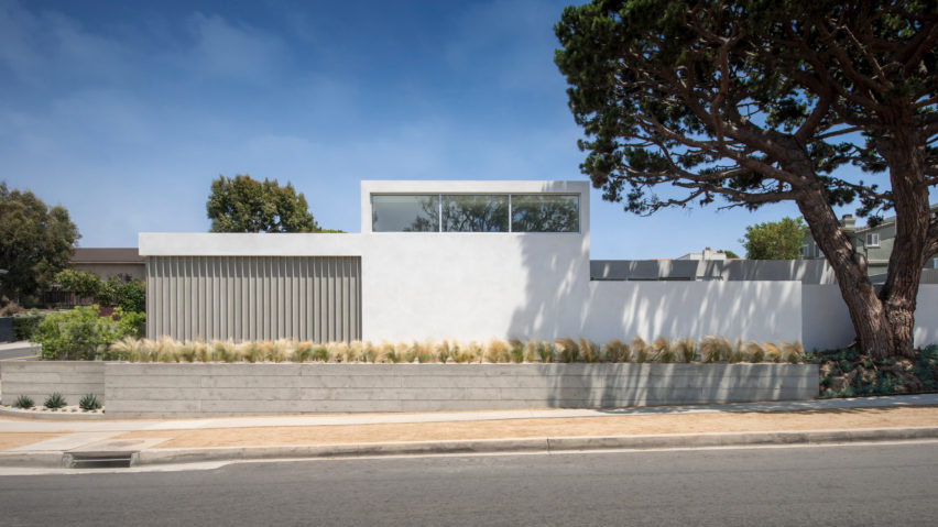 Corner Pocket House by Edward Ogosta Architecture