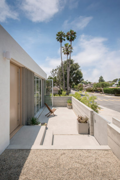 Corner Pocket House by Edward Ogosta Architecture