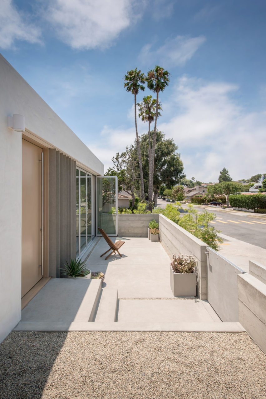Corner Pocket House by Edward Ogosta Architecture