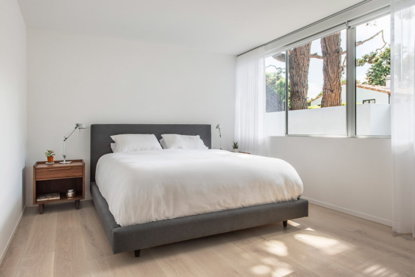 Corner Pocket House by Edward Ogosta Architecture