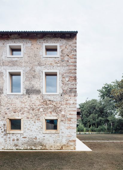 Country home in Chievo, Verona by Studio Wok