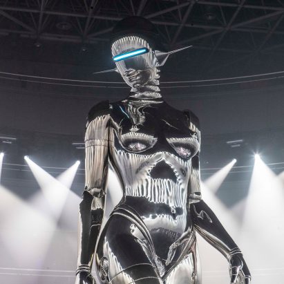 Hajime Soramaya designed a 12 metre tall sculpture of a"fembot" for Dior