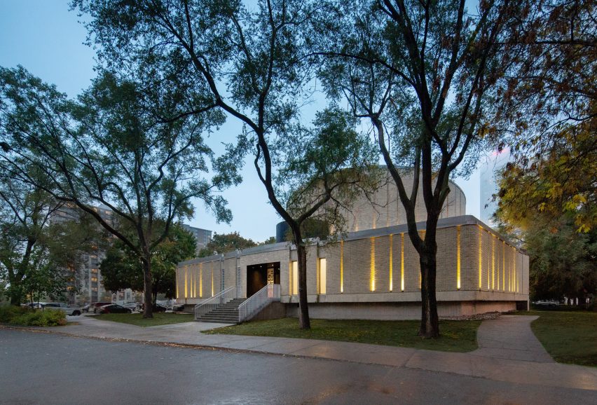 Dow Planetarium by Menkes Shooner Dagenais LeTourneux Architectes
