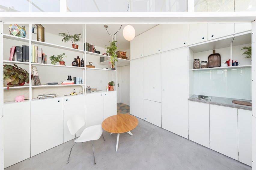Tiny El Camarin apartment by IR Arquitectura