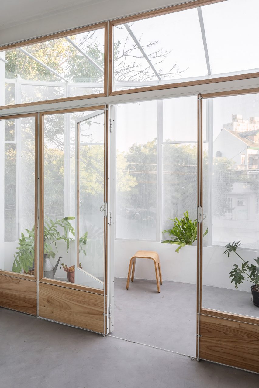Tiny El Camarin apartment by IR Arquitectura