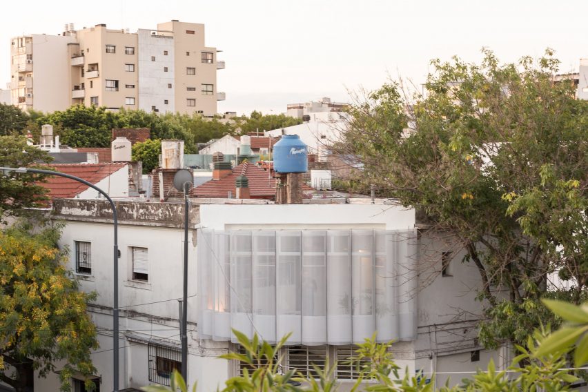 Tiny El Camarin apartment by IR Arquitectura