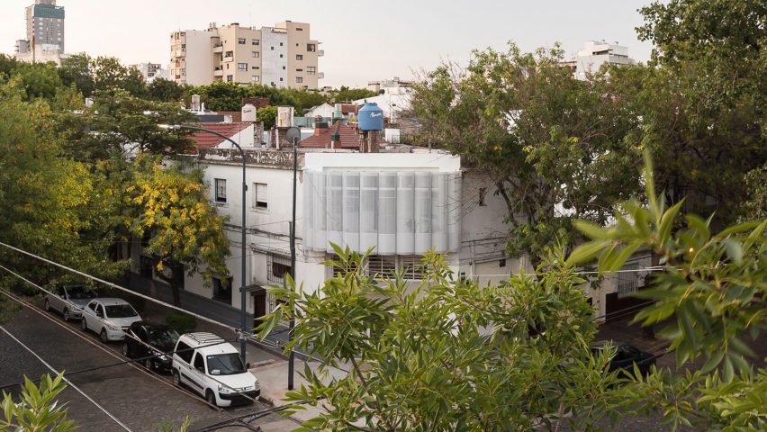 Tiny El Camarin apartment by IR Arquitectura